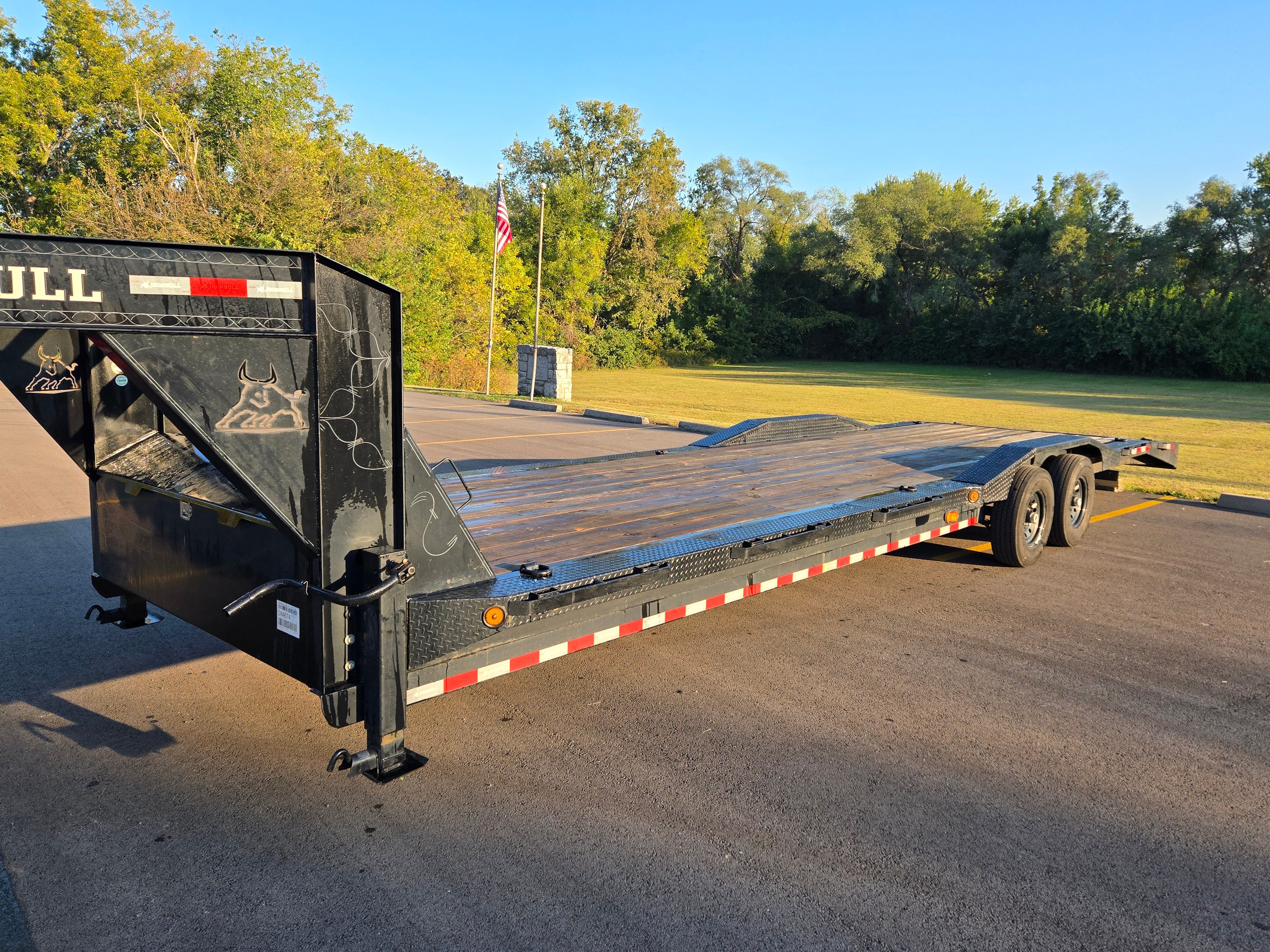 2022 Ironbull 102x32 Gooseneck thumbnail 3